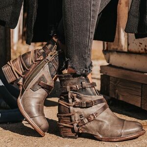 Freebird Crue - Distressed Grey/Multi Ankle Booties - Never worn sz10